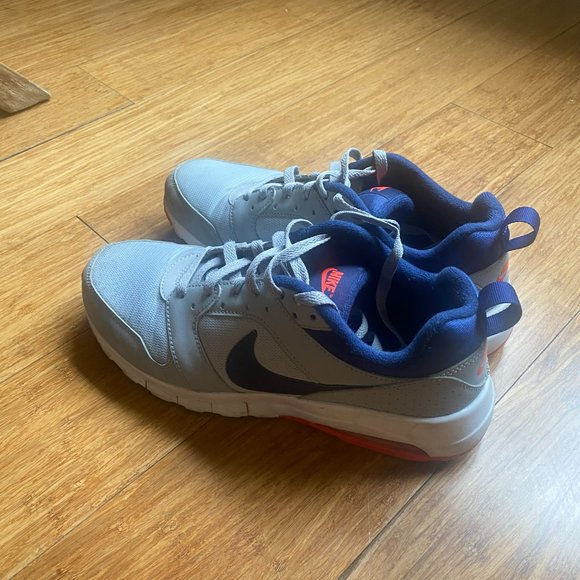 Nike Air Max Shoes - Picture 3 of 5